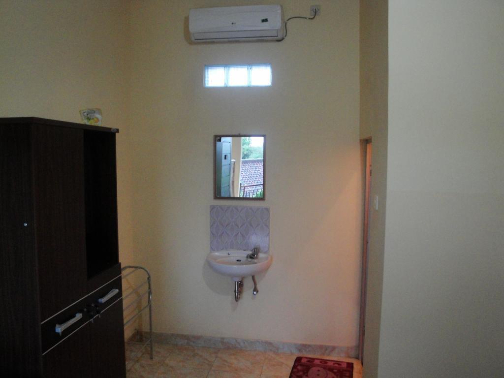 Puji Homestay Mataram Exterior foto